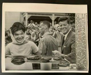 1961 - 63 John F.  Kennedy Jacqueline Jackie Jfk Smile Ap News Press Photo