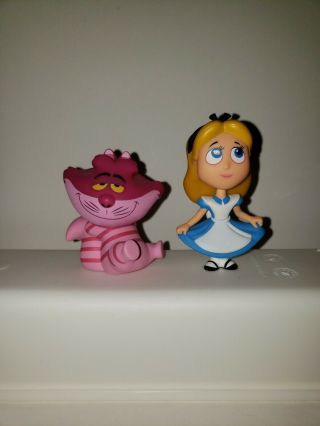 Funko Mystery Minis Disney Sdcc Cheshire Cat Leaning Back And Alice Series 2