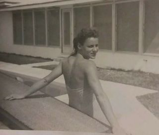 8 Vintage Photos Of Pretty Girl Woman Posing In Bathing Suit Pool Florida 1950 