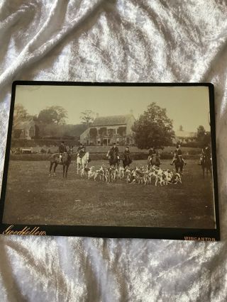 Photo Of Hunt Meeting With Horse And Carriage,  Farm House Victorian Tm3