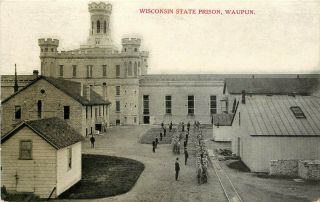 Vintage Postcard Prisoners In Yard,  Wisconsin State Prison,  Waupun Wi
