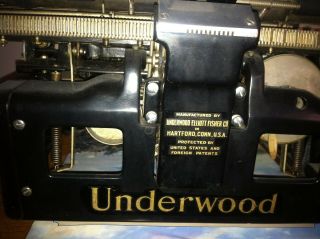 Vintage Underwood Noiseless Typewriter (1933) 5