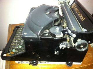 Vintage Underwood Noiseless Typewriter (1933) 6