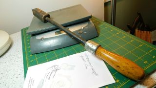 Vtg.  EM Tool Co.  1lb 10.  2oz Copper Tip Soldering Iron w/SureGrip 4 Wood Handle 4
