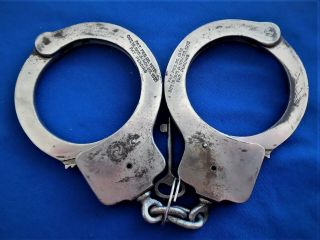 Antique Vintage Al Capone - Dillinger - Baby Face Era Fbi Prison Handcuffs W Key