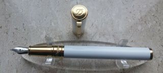 ⭐ Near To S.  T.  Dupont D - Initial Fountain Pen Pearly White & Golden ⭐