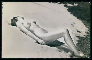 Pinup Pin Up Nude Woman Nudist Sunbath Old 1950s Photo Postcard