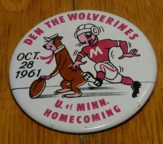 Vtg 1961 University Of Minnesota Homecoming Pinback Button Pin W/ Yogi Bear