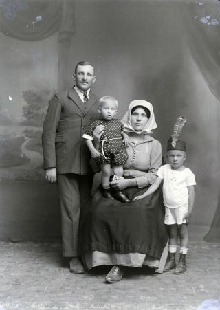 Vintage Glass Photo Negative Family Portrait 1920’s 16x12 Cm Hungary
