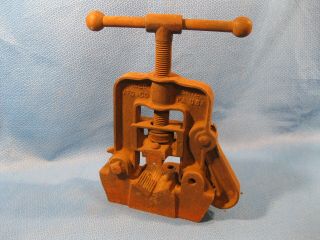 Vintage 1935 Reed Steel Pipe Vise - No.  " 0 " - Grips 1/8 To 2 - Bends 1/8 To 3/4