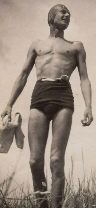 015 Vintage Photo Man Beefcake Swimsuit Bulge Muscular Gay Int?