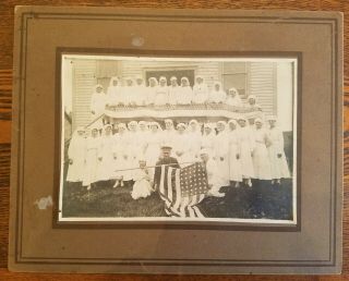 ANTIQUE WWI PHOTO OF A LARGE GROUP OF NURSES SOLDIER AMERICAN FLAG 8X10 2