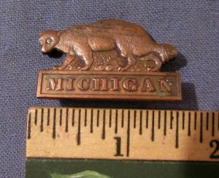 Unusual Vintage Michigan University Wolverine Metal Pin Pinback Sports ?