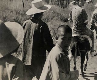 1933 Soochow China Photo Chinese Soldiers walking on dirt road 3