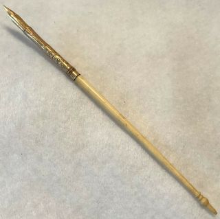 Antique A.  W.  Faber Hand Carved Ladies Dip Pen W/ No.  2 Gold Nib - York