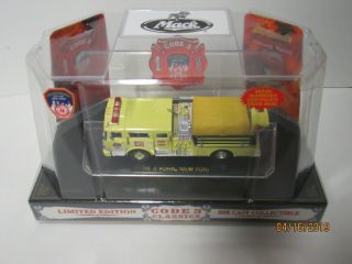 1/64 Scale Code 3 Die Cast Collectible Fire Engine York City Fdny Mack Cf