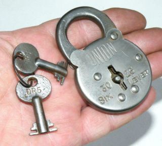 Vintage Union 30 - 25 6 Lever Padlock In Good Order With Two Keys