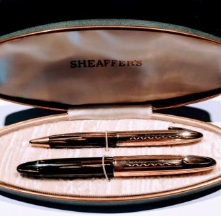Sheaffer Tuckaway Matched Set.  With Case - - - Look