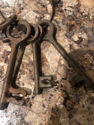 Vintage Antique Large Cast Iron Skeleton Keys Set Of 5 On Closed Ring