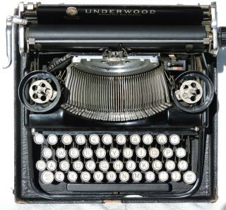1926 Underwood Standard 4 Bank Portable Typewriter 4B101426 3