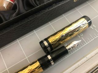Judd ' s Conway Stewart Rikwill Vermeil Limited Fountain Pen w/18kt.  Gold Nib 4