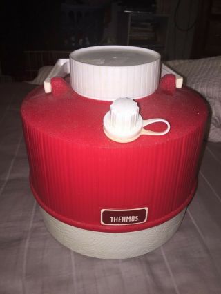 Vintage 1970s Thermos Picnic Water Jug Red & White Plastic 1 Gallon Made Usa