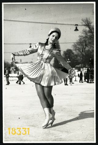 Sexy Girl Skating,  Nylon Stockings,  Legs,  Vintage Photograph,  1930’s Sport