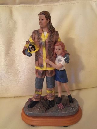 Vanmark Red Hats Of Courage " Safe From Harm " Female Firefighter Rescue 1/1247