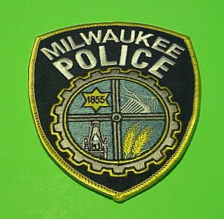 Milwaukee Wisconsin (gold Border) Wi Police Patch