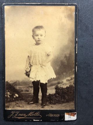 Netherlands Victorian Photo: Cabinet Card: Sweet Girl: Named RÜbsaan