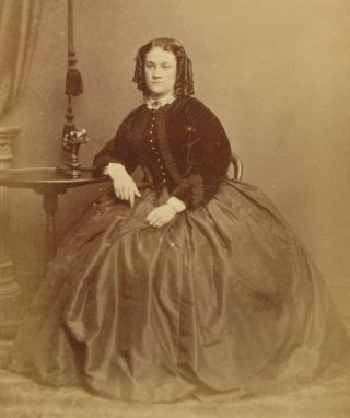 Cdv Lady Long Ringlets In Hair By Pugh Cambridge Antique Victorian Photo Fashion