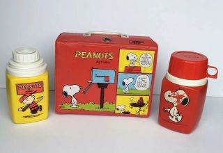 Vintage 1960s " Peanuts Gang " Red Vinyl Lunchbox W/ 2 Thermos Charlie Brown