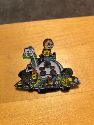 Rick And Morty Limited Edition Collectable Rare “psychedelic” Pin 82/100