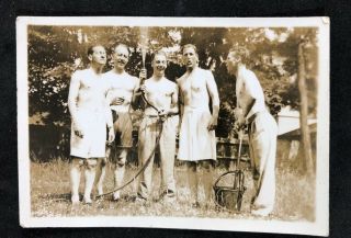 Vintage Bw Photo Di: 1940s Ww2 Military: Men Messing With Hosepipe 2 Of 2