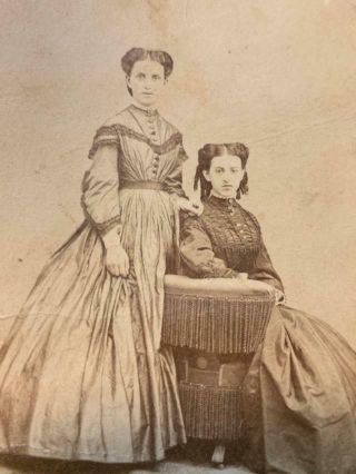 Antique Cdv Photo 2 Women Norristown Pa Ledie Paul Ella Beaver