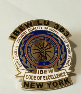 Ibew Lu 363 City,  N.  Y.  Convention Pinback - Code Of Excellence