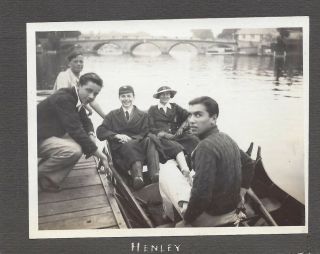 Henley On Thames Teenagers In A Boat - Vintage Photograph C1935