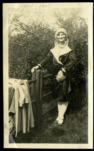 Vintage Photo Flapper Girl Cloche Hat Fashion Outdoors Schwenksville Pa 1928 /2