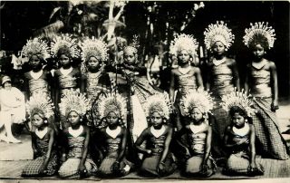 Vintage Rppc Postcard Bali Row Of Girl Dancers In Big Headdresses Indonesia