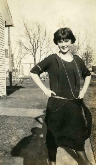 Zz699 Vtg Photo Pretty Young Woman,  Long Necklace,  Flapper C 1920 