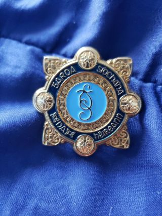 Ireland Garda Siochana Irish Police Regulation Hat Badge