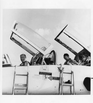 Apollo 11 / Orig Nasa 8x10 Press Photo - Astronauts Aldrin And Collins In T - 38