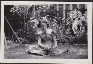 Young Lady W/kitty Cat Lawn Grass Flower Garden Old/vintage Photo Snapshot - H116