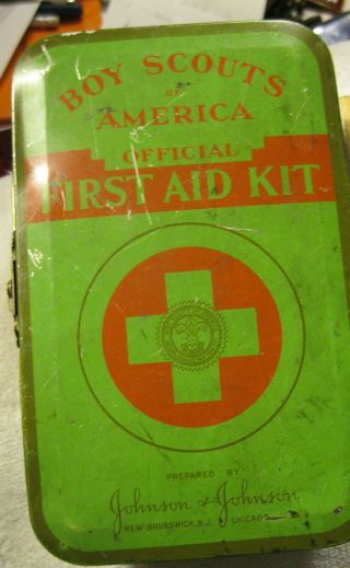 Vintage Boy Scouts of America First Aid Kit Johnson & Johnson 1940 tin can,  book 3