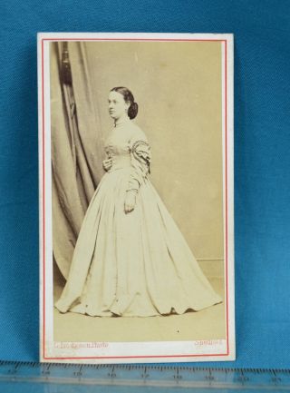 1860/70s Cdv Photo Carte De Visite Victorian Young Lady Hodgson Sheffield