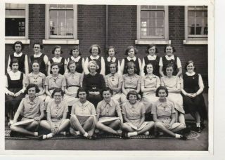 Old Vintage Photo School Class Teacher Girl Children Pinafore Dress Southgate F2