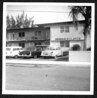 Vintage Photograph 1952 Mermaid Apartments Cars Autos Automobiles Florida Photo