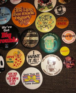 30 Vintage Buttons Pins 80 ' s Movies,  Rock Stars 1980’s Awesome Advertising 4