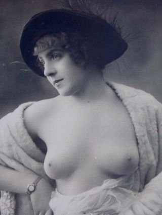 Early 1900 Photo Pc French Nude - Lady Posing With Unveiled Breasts
