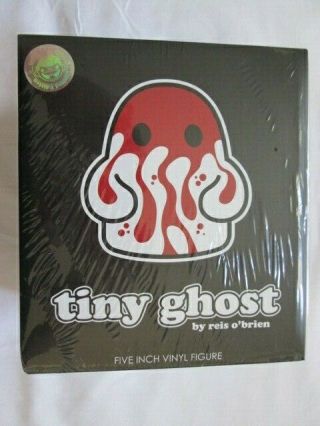 Blood Bath Tiny Ghost Bimtoy Vinyl Figure In Hand
